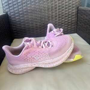 Hoka women’s one one Mach 6 pink lemonade